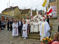 1. Heilige Kommunion in St. Crescentius (Foto: Karl-Franz Thiede)